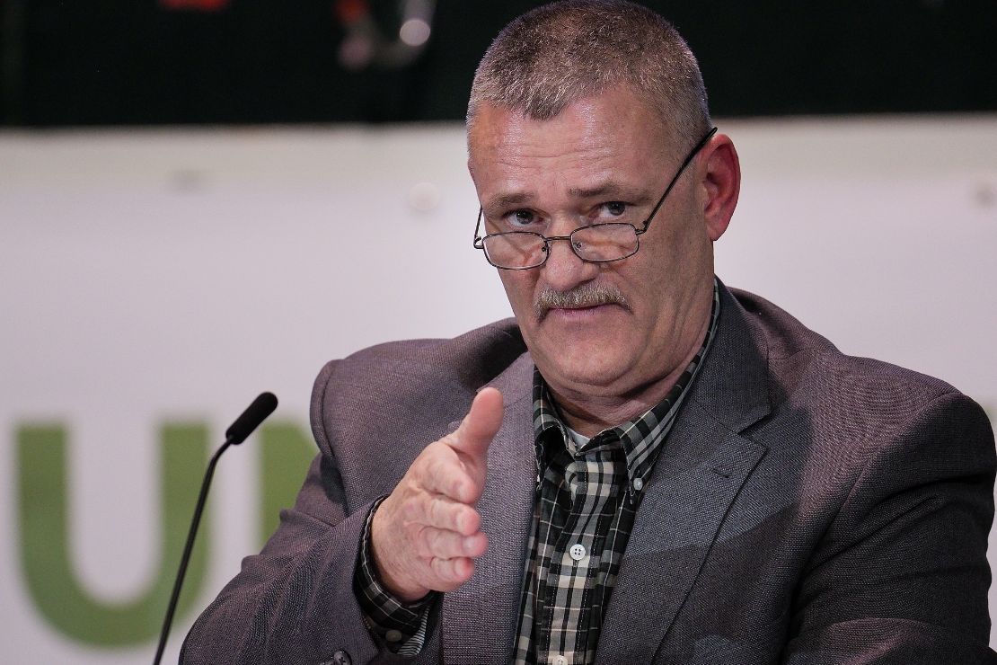 El sheriff Chris Kleinberg habla en un foro de candidatos de 2022 en el Condado de Dakota.