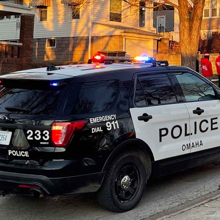 Omaha Police respond to a fallen tree near 43rd & Davenport. Courtesy Declan Martin, Wikimedia Commons.